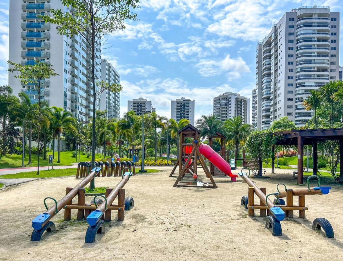 Apto Ao Lado Do Parque Olimpico-barra Da Tijuca Rj *